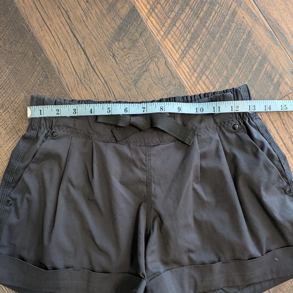 Lululemon Stroll at Sundown Shorts Size 4 Black High-Rise Athletic Casual Hiking - Picture 7 of 8